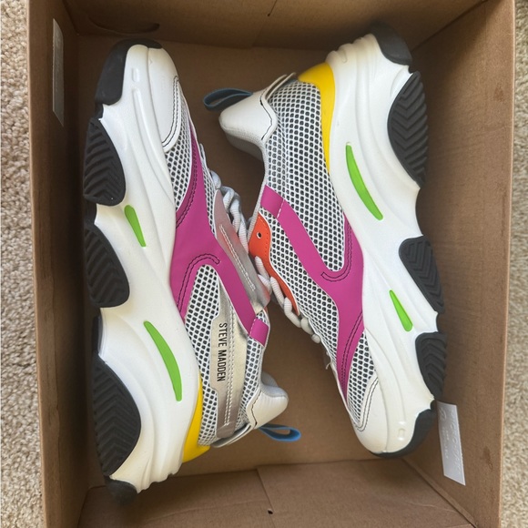 Steve Madden Shoes - Steve Madden sneakers